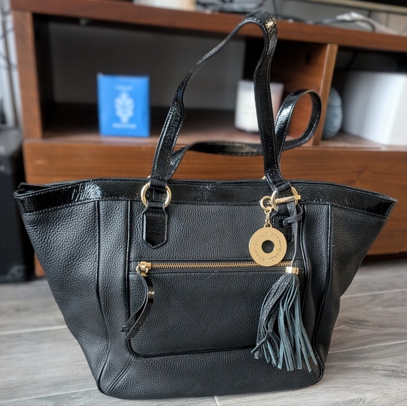 Isaac Mizrahi Handbags - 🎉HOST PICK🎉 Isaac Mirazhi Live Gold Hardware Leather Tote Bag with Tassel